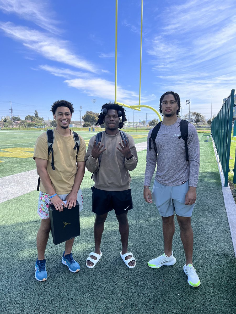 RichieD_3's tweet photo. Had The Pleasure To Meet Some Amazing Guys This Morning @_bryce_young @CJ7STROUD @JalenHurts @jakariembry100 #GODSPEED https://t.co/g7isXCu7M9