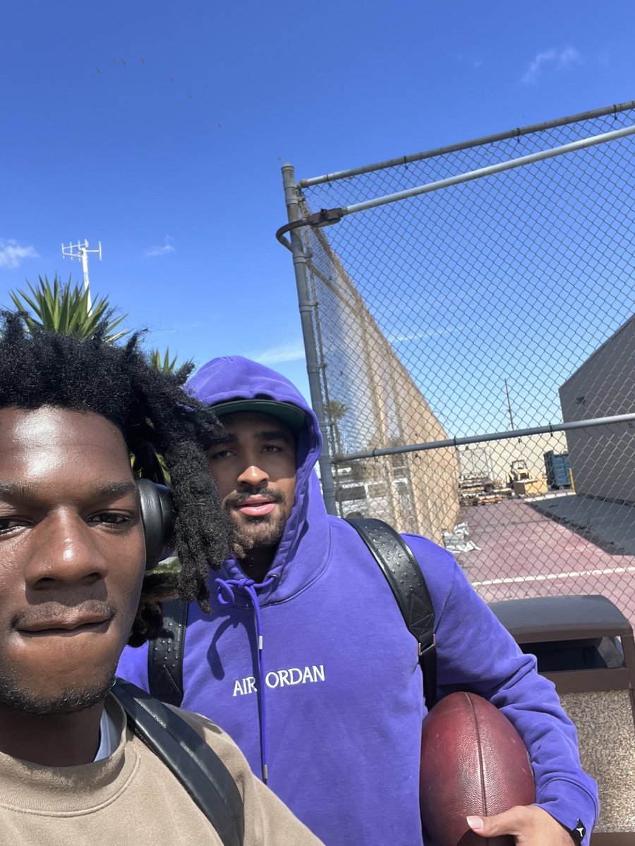 RichieD_3's tweet photo. Had The Pleasure To Meet Some Amazing Guys This Morning @_bryce_young @CJ7STROUD @JalenHurts @jakariembry100 #GODSPEED https://t.co/g7isXCu7M9