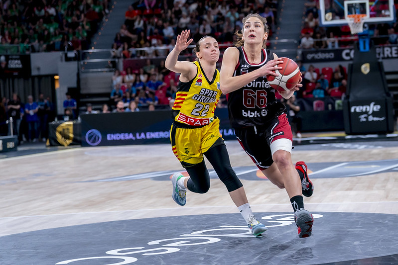 CompeticionFEB's tweet photo. 🏆 #CopaReinaLFEndesa: Escuchamos a los protagonistas del tercer encuentro de cuartos de final en sala de prensa

▶ @unigirona
🎙 @BernatCanut &amp; @shaymurphy14
🔗 https://t.co/GOCrxPpb5y

▶ @GKesb
🎙 @AnnaMontanana &amp; 
@roso6buch
🔗 https://t.co/N4WM7vZwbe https://t.co/vLO7vPpRGz