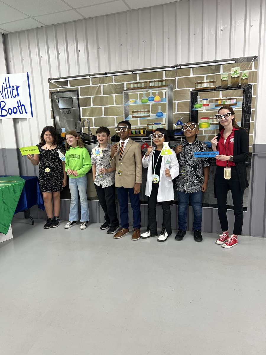 So proud of our 5th grade knights! They did a fantastic job representing Holly Hill School at the Science Fair! @HHSK8Knights #FutureScientists