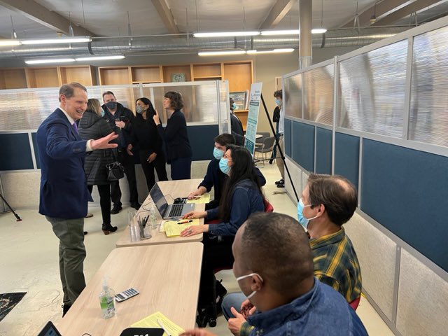 RonWyden's tweet photo. These Oregonians I met today in Southeast Portland are playing by all the rules and working with the wonderful volunteers at @CASHOregon to file their income taxes honestly &amp; on time. Those same rules must apply to wealthy tax cheats now fleecing the law. https://t.co/00e3I1JXO9