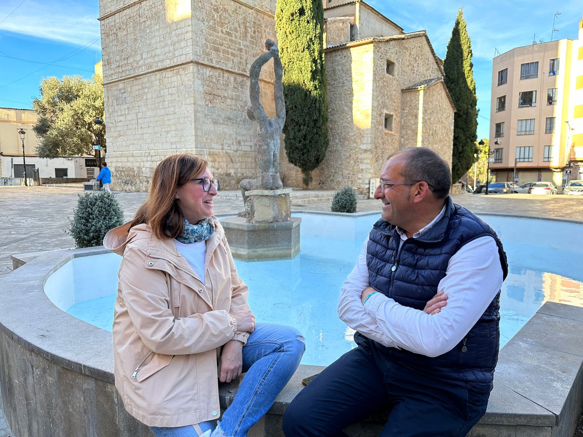 PedroMasBergas's tweet photo. Vos present na Pilar Rodriguez, ella m'acompanyarà en aquest gran projecte per recuperar Inca.
Procuradora de professió i mare de dos fills, inquera d’arrel i amb moltes ganes de fer feina per fer d'Inca un lloc millor per a tots.
#IncaPP #RecuperamInca https://t.co/0gwS4dJUxQ