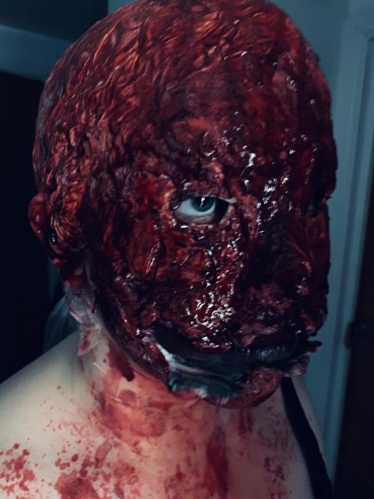 andyhendry's tweet image. My 12yr old, doing her thing. So much talent. #moviemagic #stagemakeup #sfxmakeup #productionskills #MakeupArtistry #makeuptransformation #horror
