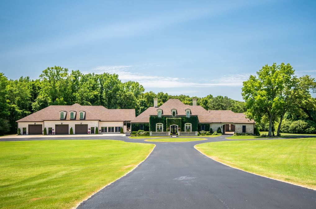 TargetAuctionCo's tweet photo. SOLD via Online Auction! We teamed up with the listing agent and got it SOLD. What can we help you sell? https://t.co/RTlvj0pjfv Questions? 800-476-3939. #targetauctionco #realtors #real estate agents https://t.co/ID3XYpg0Al