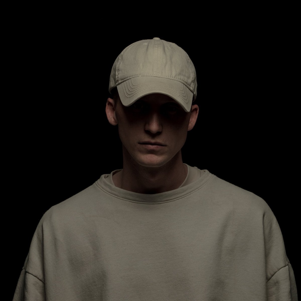 NFrealmuic's tweet photo. 1 Week till HOPE 🗝🗝. https://t.co/fqKKE9HNew