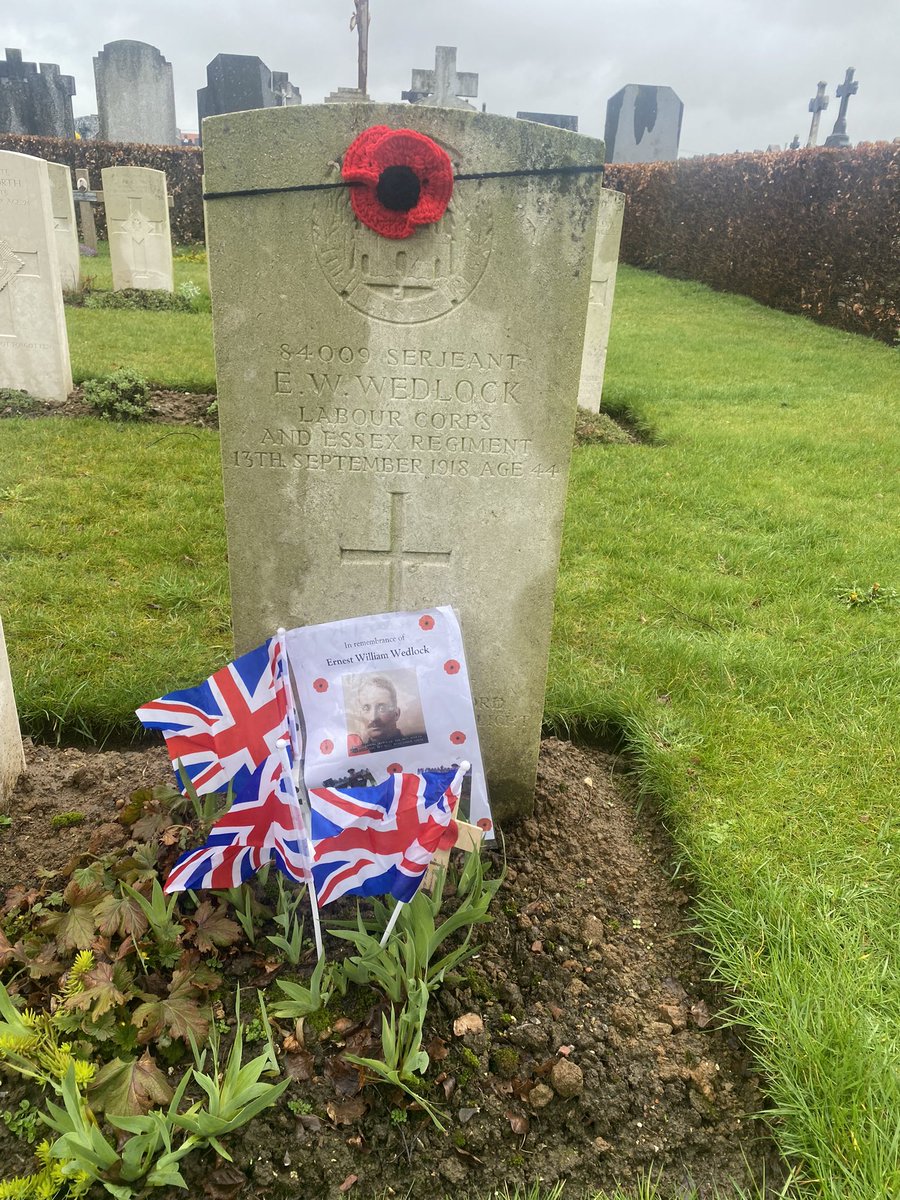 STACShistory's tweet photo. A visit to our final cemetery to lay a poppy, cross and flags in Honour of Ernest Wedlock, our attendance officer Mrs Alder’s great grandfather. 🇬🇧#WeWillRememberThem https://t.co/oc4P40UkTw