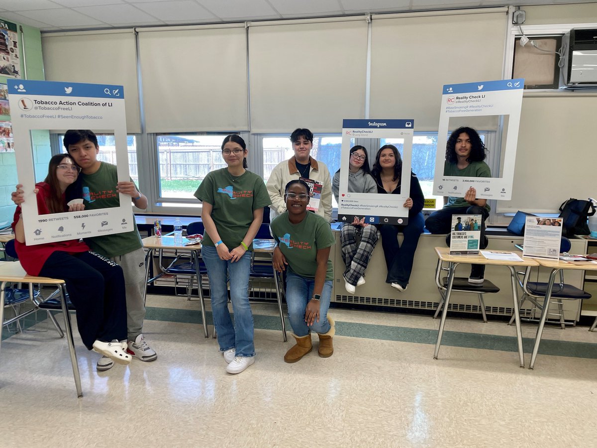 TobaccoFreeLI's tweet photo. Our amazing @RealityCheckLI youth participated in Brentwood Freshman Center's International Day, where for Taking Down Tobacco Day they educated their peers about the dangers of flavored tobacco products, including menthol.
#NotJustMenthol #takingdowntobacconationaldayofaction https://t.co/OwD9V36D5T