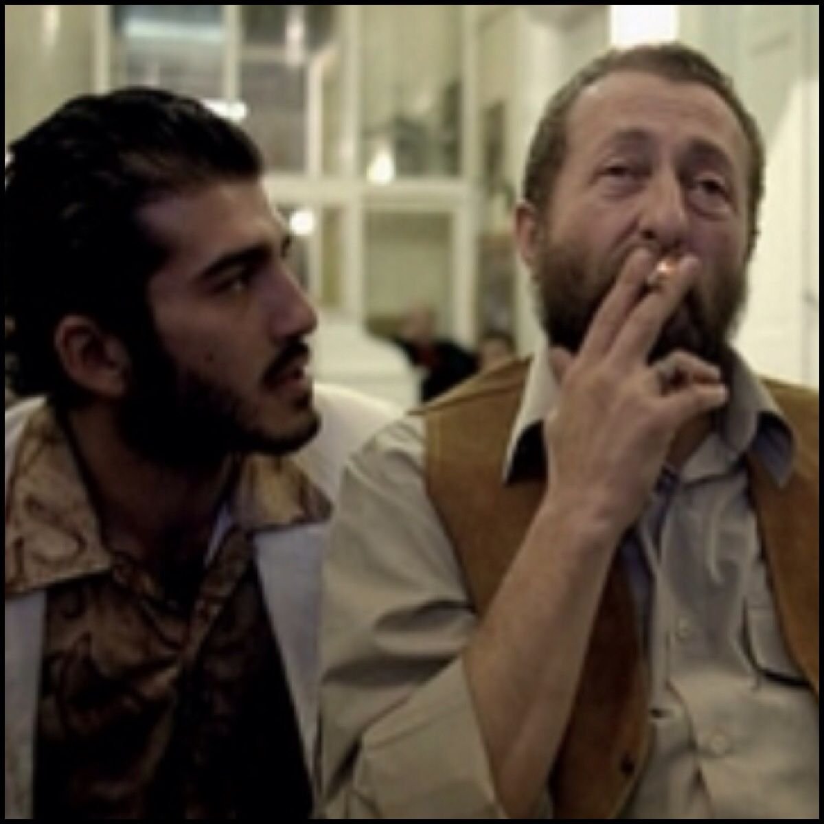 -bi tekli de sana sarim mi abi
-sağol ben az önce narinimi içtim