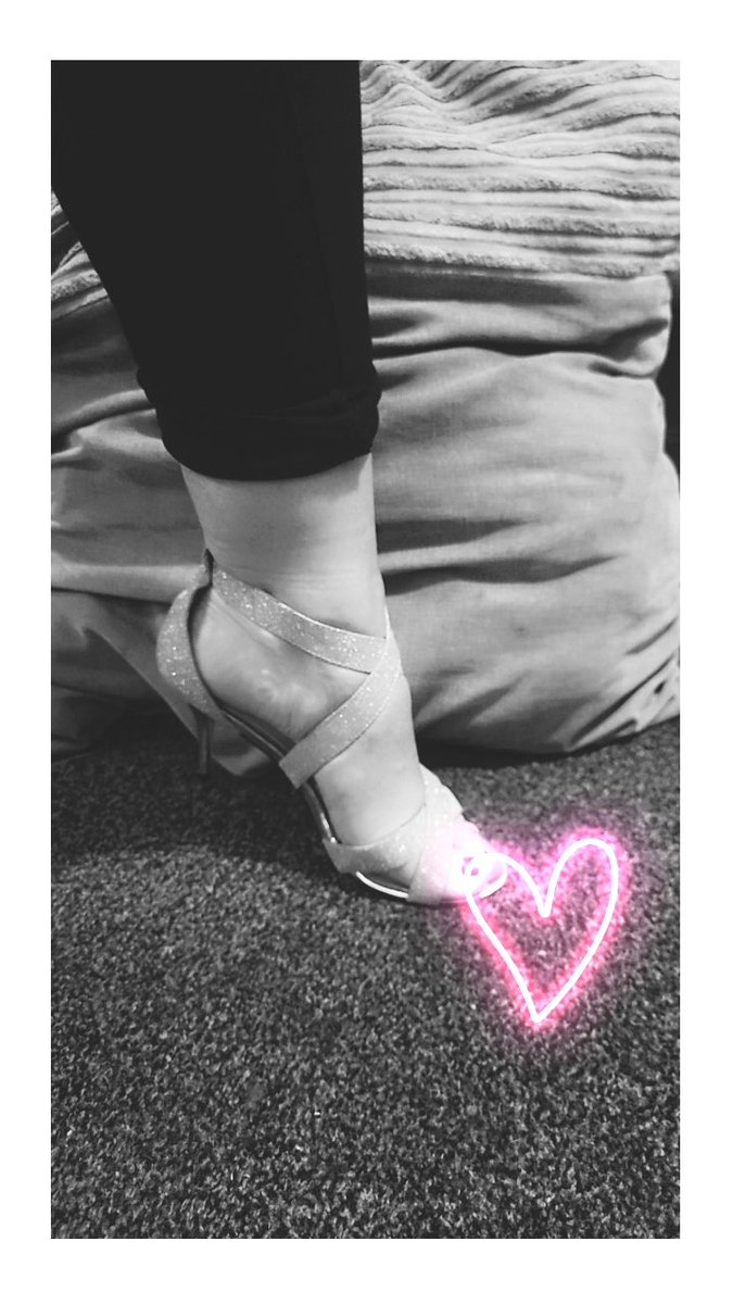 Come and see if this girl fits your size #feetfinder #onlyfansbabe #FOOTFETİSH