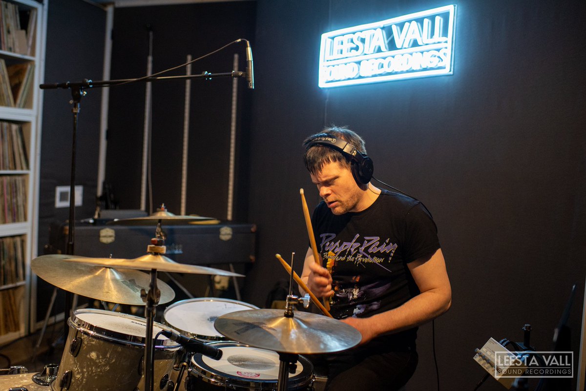 As part of our Feature Friday series, we present to you <a href="/toothluresafang/">Tooth Lures a Fang</a> from the Cincinnati, OH for Direct-to-Vinyl Live Session #2574. #lathecut #lathecutrecords #leestavall #directtovinyl #brooklyn #NYC #greenpoint #analog  #indie #vinyl #record #nycmusic  #indiemusic