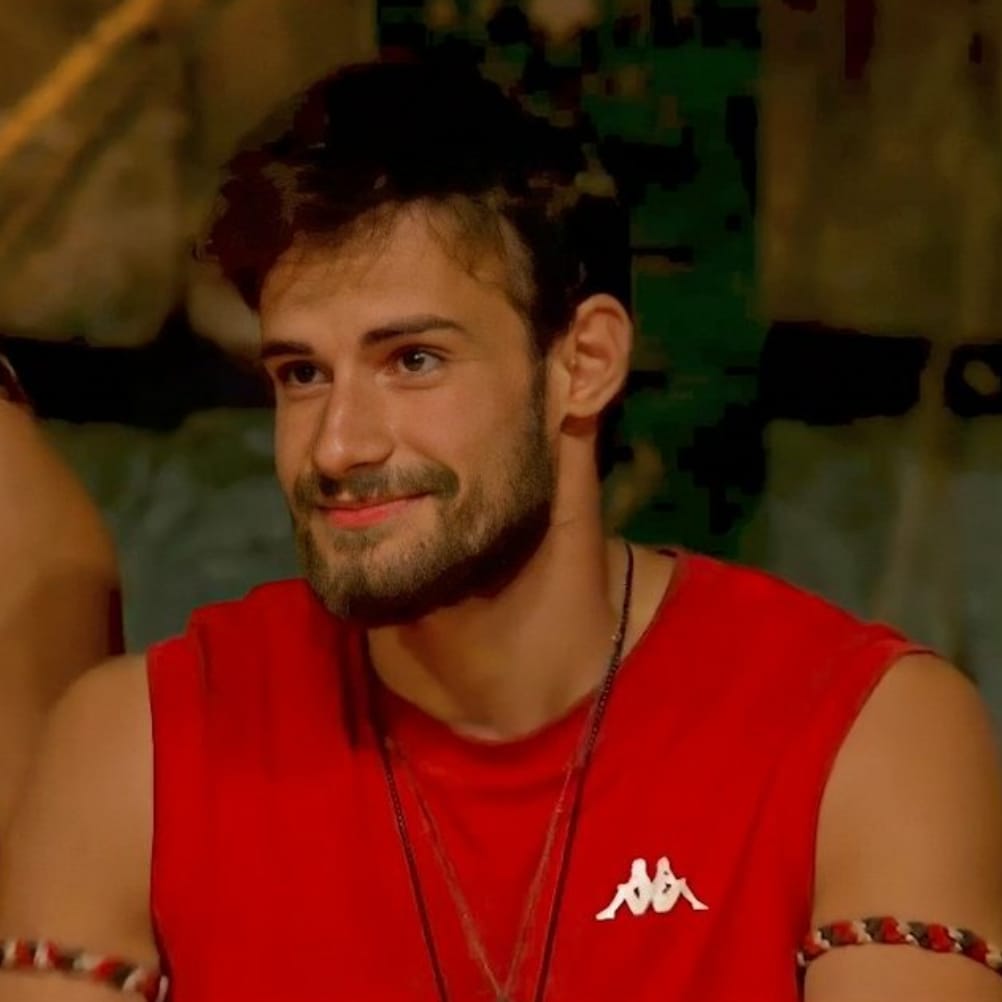 Doğru duvar asla yıkılmaz

Yanlız değilsin batuhan Karacakaya ♥️