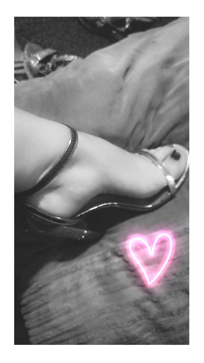 Come and see what I have to over request accepted 👣👍😘#footfetish #FOOTFETİSH #feetfinder