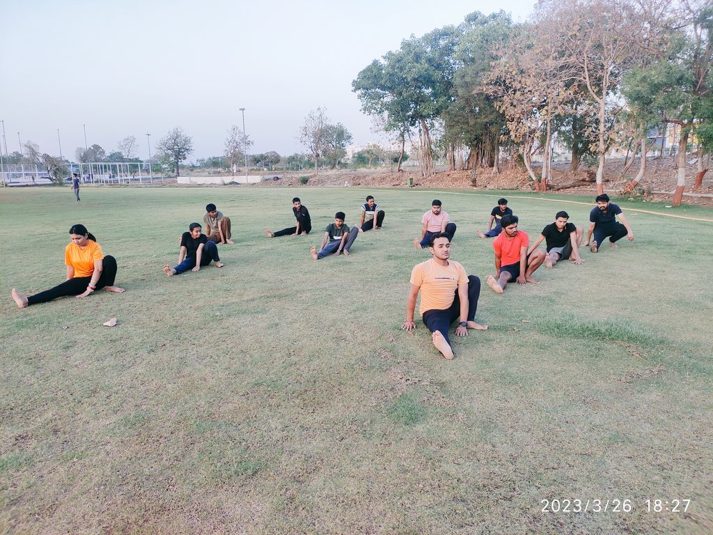 Sonu_Sukrit's tweet image. #Kalaripayatu 
#AncientIndianKnowledge
#Mother_of_all_Martial_Arts 
Really nice inspiring experience indeed learning the Ancient Indian knowledge of KALARIPAYATTU Martial Arts, the Mother of all Martial Arts 🥋!

Feeling astonished to see it&apos;s link with Yoga &amp;amp; Spirituality!!