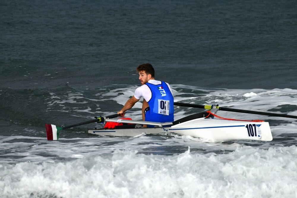 A Genova i @WorldRowing Coastal Championships e Beach Sprint Finals 2024 👉 canottaggio.org/coastal-rowing…