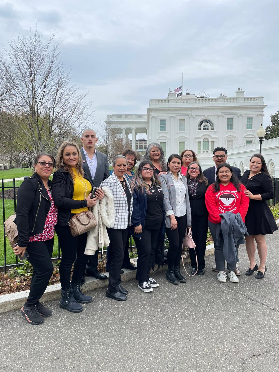 On #CesarChavezDay, farm workers from across the country met with the Biden-Harris administration at the @WhiteHouse. 

Farm workers shared the urgent issues affecting them, including disaster-relief, immigration, and labor rights.

Our full statement: ufw.org/farm-workers-p…