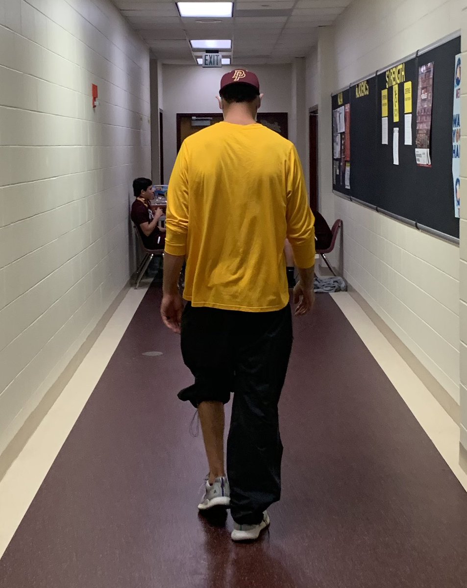 Mpotts_14's tweet photo. @Coach_Dchandler 🐐 https://t.co/QPlleIXHMO