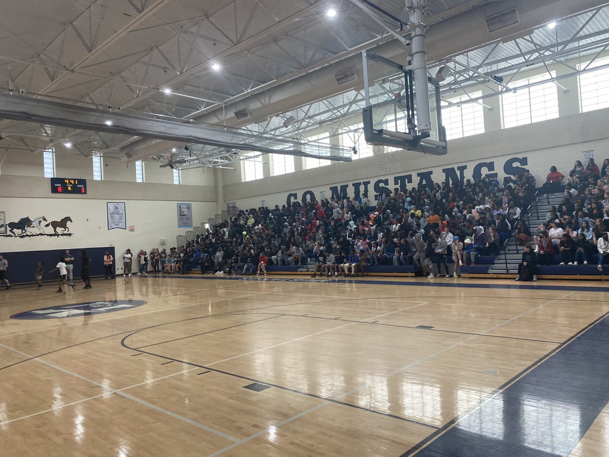 MiSTER_Spann's tweet photo. Muller Madness: A Teacher vs. Student Basketball Game! Major S/O The Mustang Family for an incredible afternoon of fun!
#WeAreMustangs @ltylerfreeman @mullerroad @BuieKatina https://t.co/W77f8b5PxY