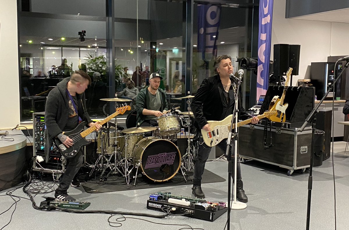 De laatste T on Air op ZuidWestFM. Luister naar een extra lange uitzending die terugblikt op zo’n 10 jaar T on Air met heel veel live muziek.