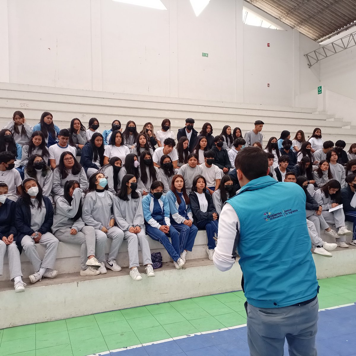 @AsambleaEcuador , @P_CiudadanaAN y el @CAN_Azuay junto con la Asambleista por Tungurahua @RosaBelnMayorg1,socializó la Ley de Juventudes en el coliseo del  colegio ' 'GARAICOA' 

#DelDiálogoALosHechos