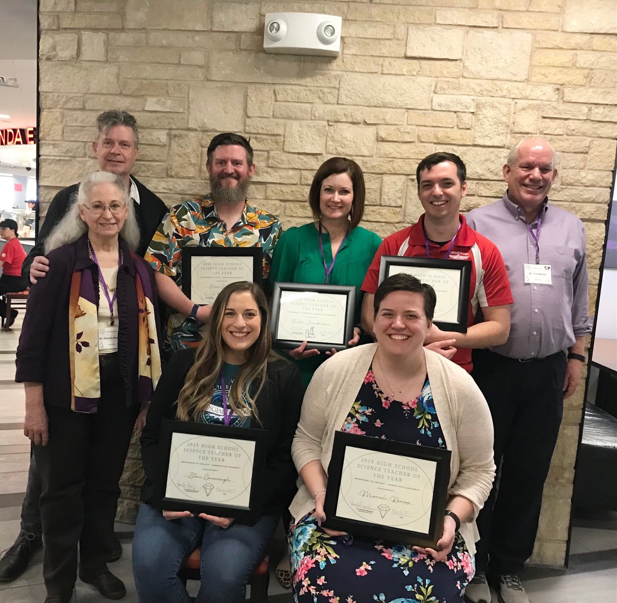 KStateArtSci's tweet image. What a great day with our Kansas High School Science Teachers of the Year and their students from Salina South, Spring Hill, Shawnee Heights and Olathe North &amp;amp; Northwest High Schools! We enjoyed lunch, an awards presentation and lab tours! Learn more: k-state.edu/media/newsrele…