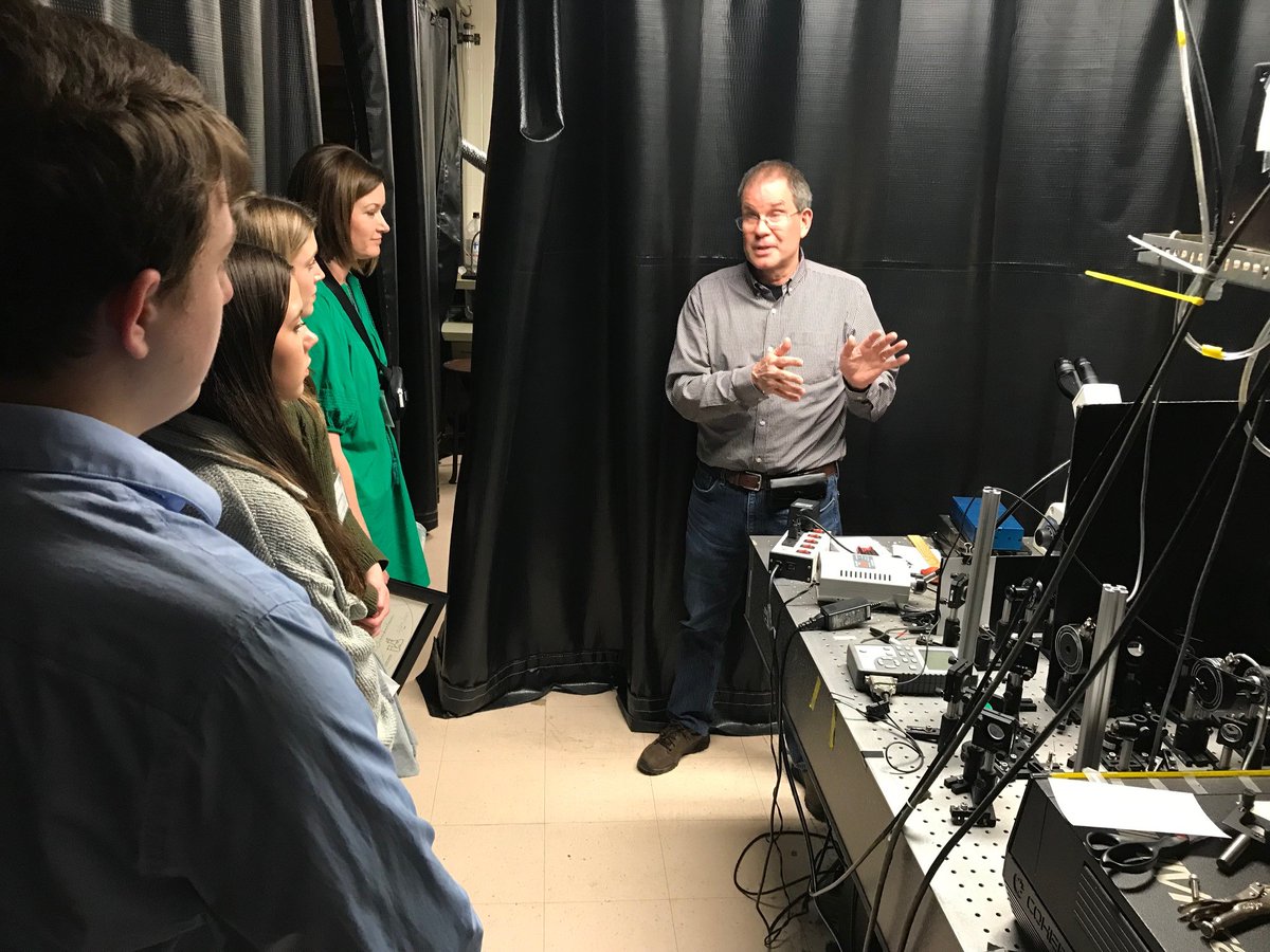 KStateArtSci's tweet image. What a great day with our Kansas High School Science Teachers of the Year and their students from Salina South, Spring Hill, Shawnee Heights and Olathe North &amp;amp; Northwest High Schools! We enjoyed lunch, an awards presentation and lab tours! Learn more: k-state.edu/media/newsrele…