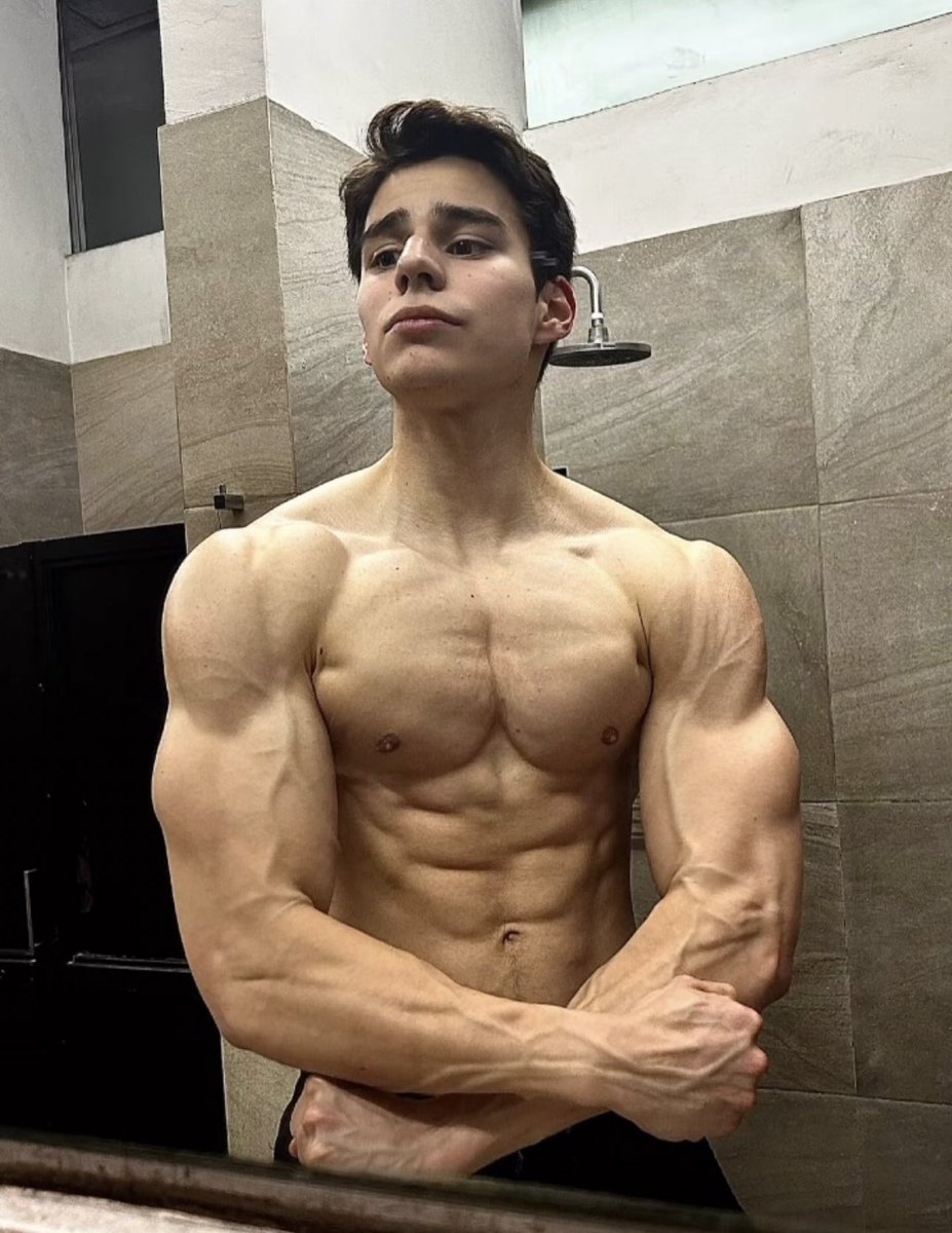 Fsl-bKyXoAUfJWb?format=jpg&name=medium