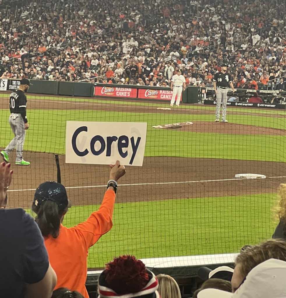 Corey Elliot tweet media