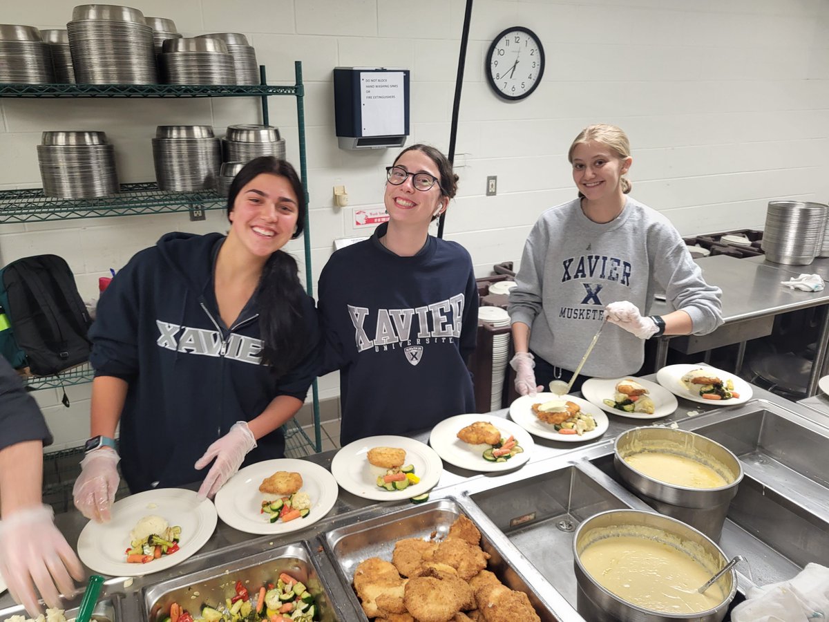 xavierdining's tweet photo. Xavier Catering loves our student workers! Great job tonight!!! #Xavier #Catering https://t.co/jG2FEI2a0Q #ChartwellsHigherEd https://t.co/MbF5RmzKSy