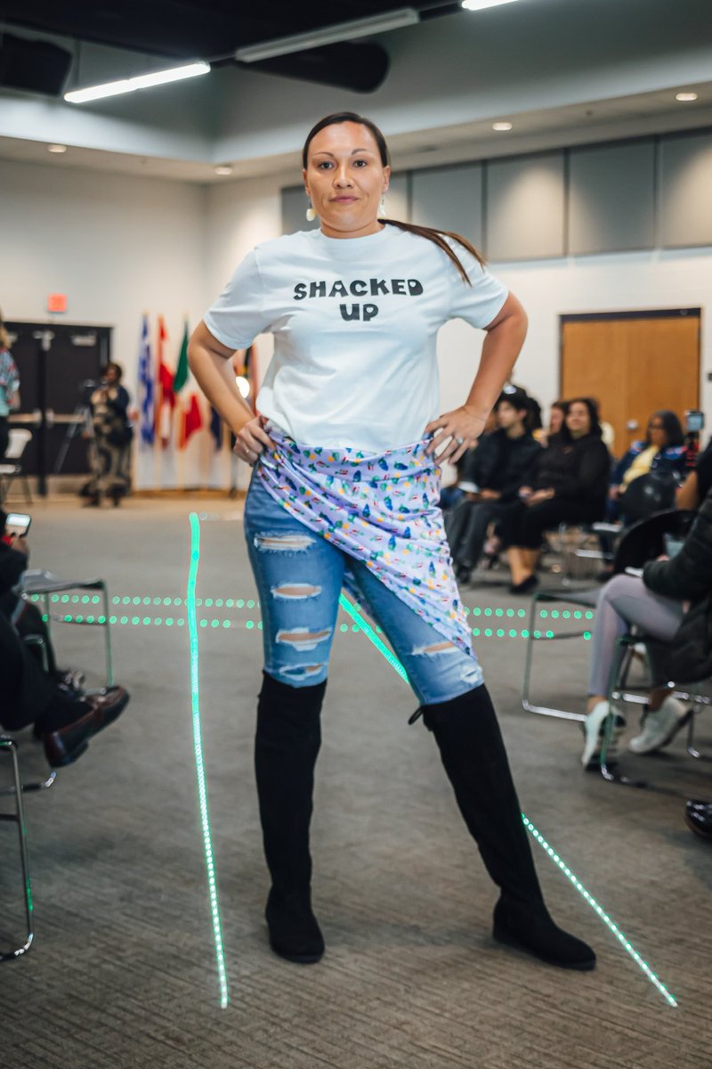 WagonBurning's tweet image. Auntie Whitney herself!Modeling out “Shacked Up”burning wagon graphic tee pair with a gorgeous lavender berry picker scarf!This scarf also comes in a beautiful light pink. This look can be found on our site burningwagondesigns.com 
#indigenous #nativemodel #nativefashion