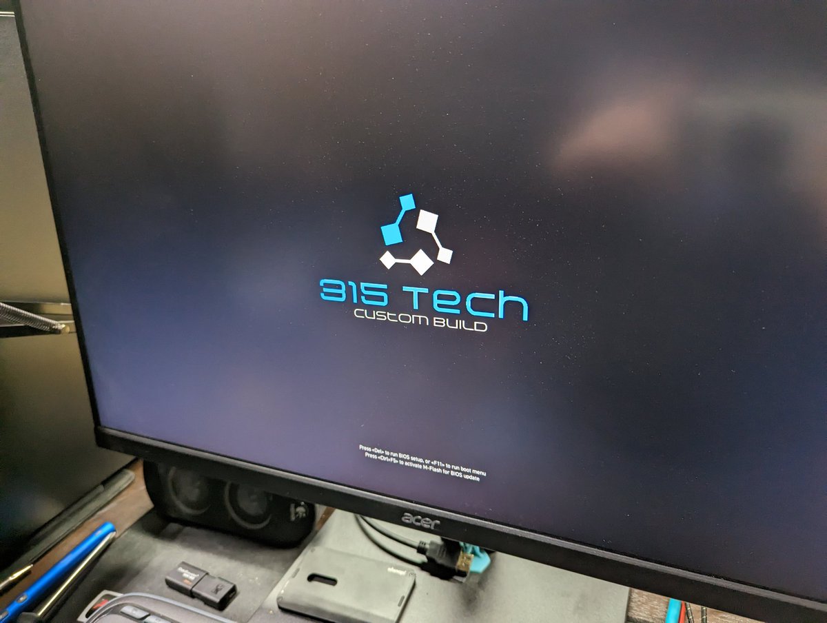 DustinHanson_'s tweet image. Love the new step I've taken to customize my clients builds... Minor but cool! #custompc #pcbuilders