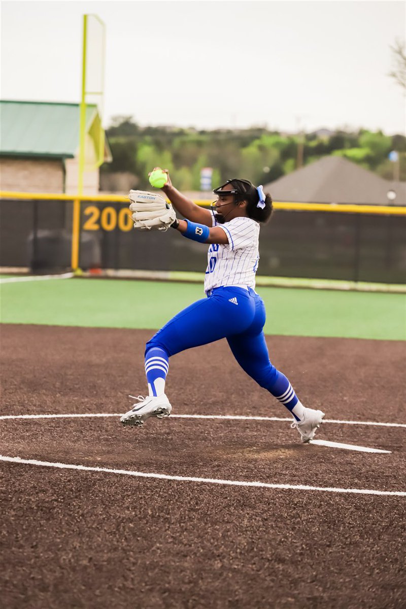 NorthMesquiteHS's tweet photo. @NMHSCoach_Smith gets the win over Poteet tonight with a final score 4-0! Way to go! #northsidepride #madetoexcel #writingthehistorybooks #thssb https://t.co/ddR92XLGXZ