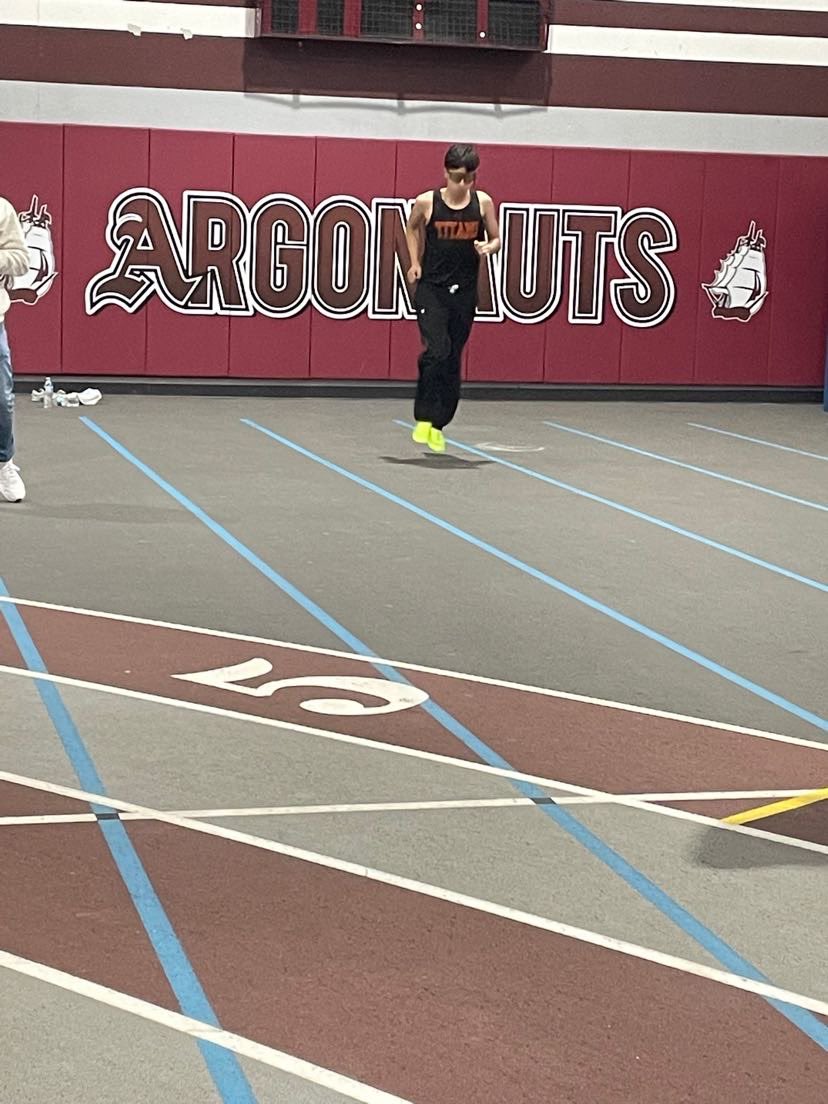 Gerardojv312's tweet photo. Outdoor season babyyy! With all the practice I’ve been putting in I hope I run a good 800 and 400 
-
-
-
-
#track #D1 
#highshcool https://t.co/5XB5VmI7hW
