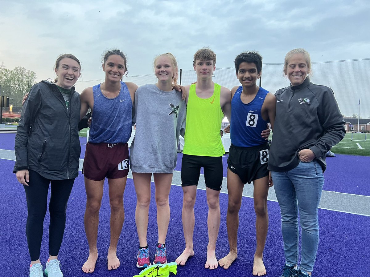 greenhopetfxc's tweet photo. Chasing dreams chasing steeples! Sarah Smith got 2nd &amp; Seamus O’Driscoll, Parva Vyas and Cyrus Jahromi went 4, 6, 7 in the 2k Steeplechase at @HPUTrack’s VertKlasse Meeting #GHTF #TakeFlightGH https://t.co/c6TDhYW35c