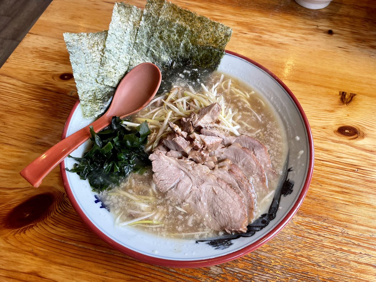 yamabee19's tweet photo. 先日、行った椿ラーメンショップ木立店‼️
ネギチャーシュー麺、美味しでした👍

大型二種免許卒検合格しました🫡
あと残るは、筆記試験のみ‼️

 #椿ラーメンショップ
 #大型二種免許
 #卒検合格 https://t.co/RzU5swAZqm