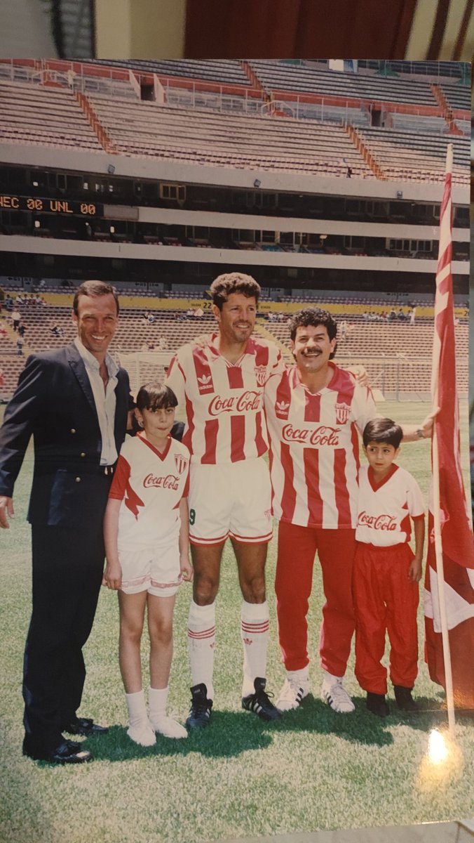 Jonathan_Ochoa's tweet photo. Necaxa 1994 en la foto @andresfassi @RPELAEZ9 alguien me puedes ayudar a reconocer a los niños ??
#SuperRayo
#Necaxa100años
@LOSRAYOSN @Carlos8a8a @ClubNecaxa @DURITORD @rosypga https://t.co/9heskiYxux