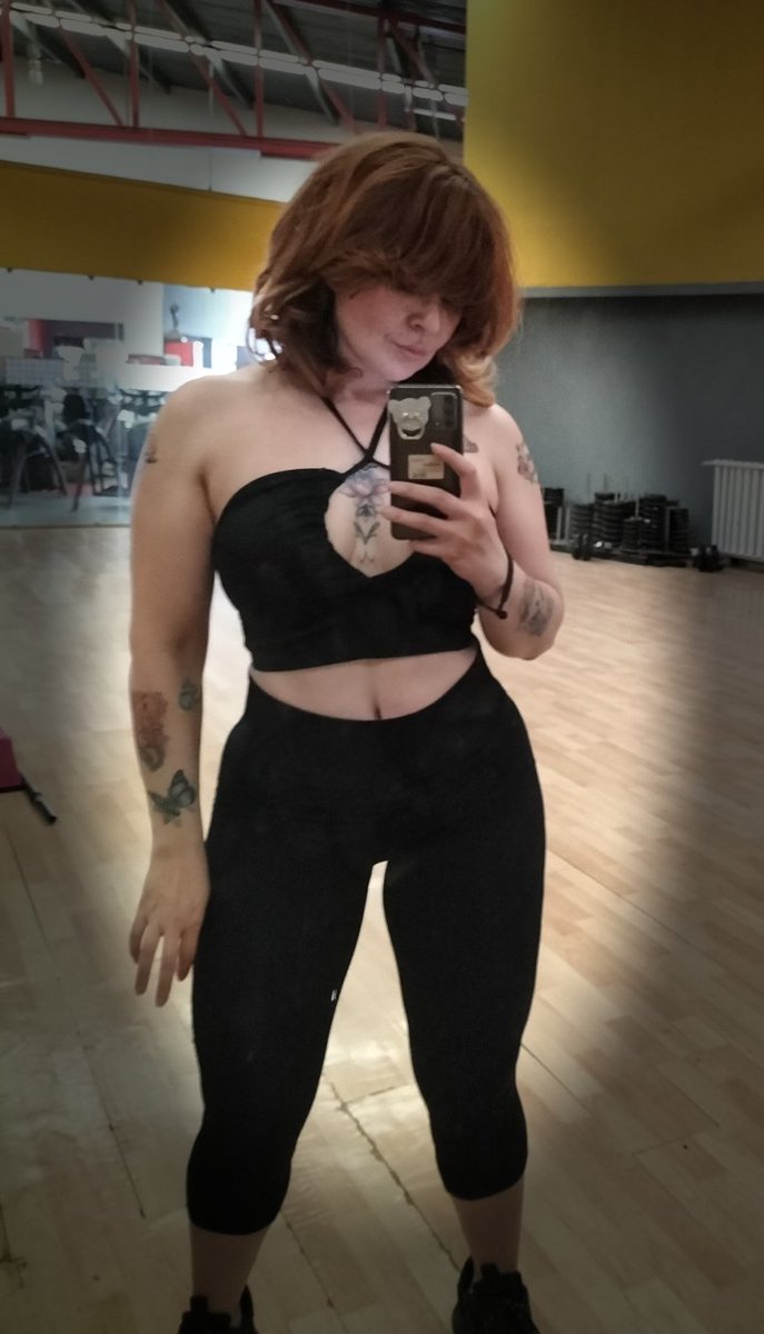 SALOMEHERNANDE1's tweet photo. Última foto de la semana en el gym obvi https://t.co/CQkBG2BS5a