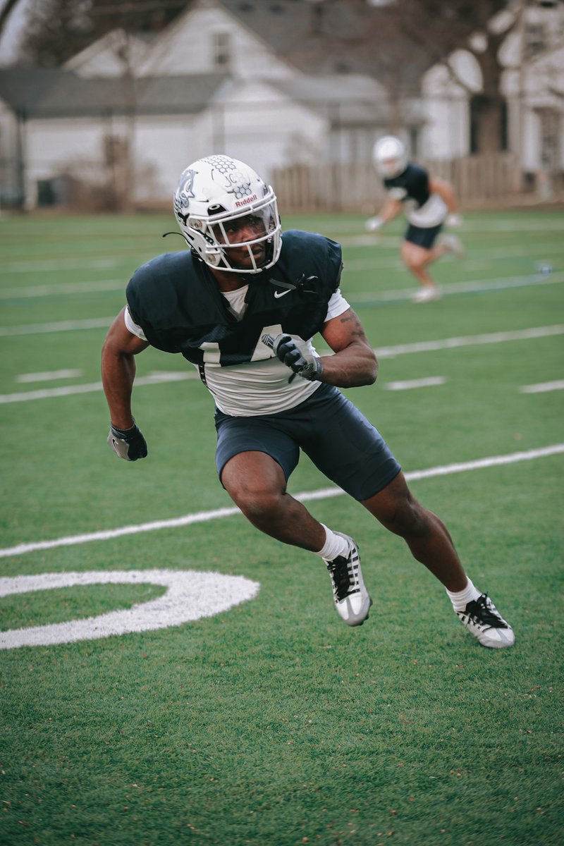 FightingBeesFB's tweet photo. All out, every game, every season. Spring ball here we come 🐝🔛🔝#spring ball #stambroseuniversity #stingersup #football https://t.co/ZRLBzeqJCV