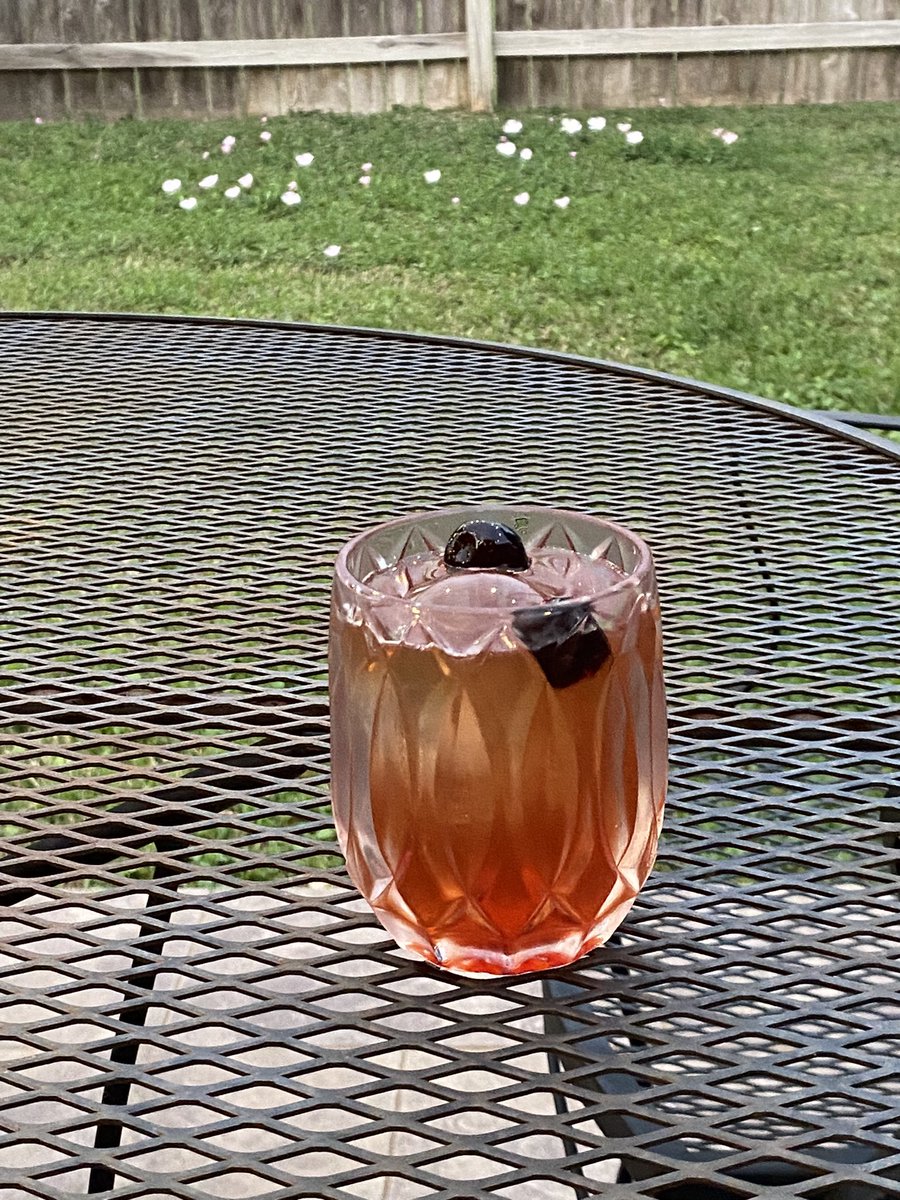 EP2KP2's tweet photo. Beautiful night in Katy, TX…after the week I’ve had a bourbon old fashioned is in order…probably more than 1 #HeresToTheWeekend https://t.co/9Wgs5MVXHP