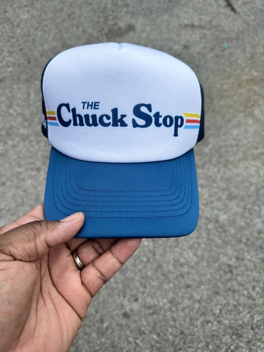 CHADWICKANDERSO's tweet photo. When you make a stop at the #chuckstop it is only right to get a souvenir.  Thanks @CapitalOne  and #charlesbarkley.  #chuckerhat #marchmadness2023 https://t.co/mH2CiQashE