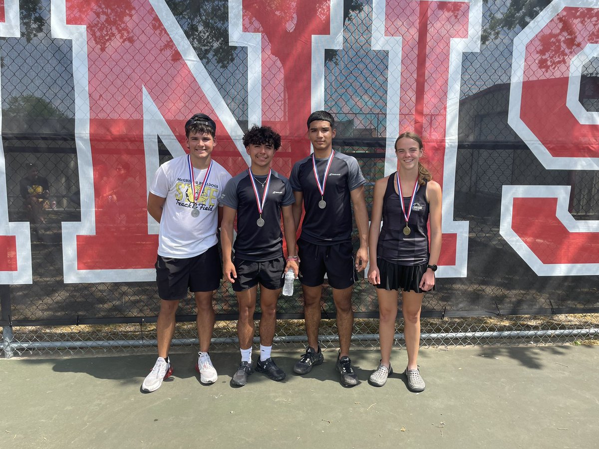 MHSTennis2's tweet photo. Regional Qualifiers: District champion: Maddie H.
2nd place boys singles: Caleb S.
2nd place boys doubles:  Anthony P/Jayden B. https://t.co/qs4n1izRBK