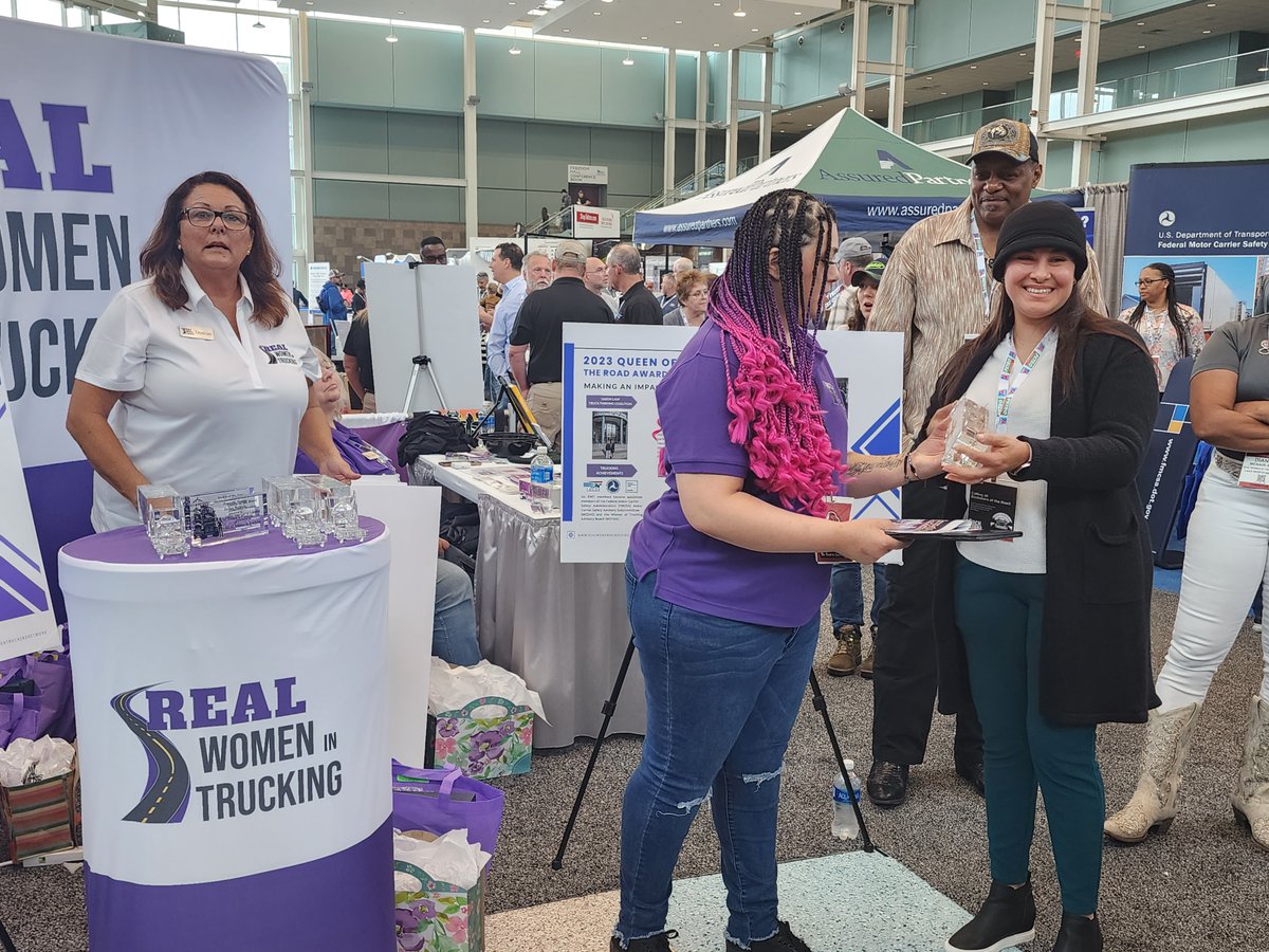 WomenTruckers's tweet photo. The 6th Annual Queen of the Road Awards has once again shone a light on the dedication, skill, and sheer hard work of those women who keep our highways moving. 🚚👑
#MATS #QueenoftheRoad #RWIT #RWITMovement #realwomenintrucking #femaletruckdrivers #KnowTheDifference #trucking https://t.co/7L1hDGQJ5R