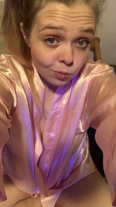 I&rsquo;m #sellingcontent if you&rsquo;re #buyingcontent extremely kink friendly, i deepthroat &amp; dirty talk ! Cum<a href="/tag/sellingcontent"class="tags">#sellingcontent</a><a href="/tag/buyingcontent"class="tags">#buyingcontent</a><a href="/tag/lingerie"class="tags"><span>#lingerie</span></a><a href="/tag/kinky"class="tags"><span>#kinky</span></a><a href="/tag/bbw"class="tags"><span>#bbw</span></a><a href="/tag/onlyfans"class="tags"><span>#onlyfans</span></a><a href="/tag/nsfwtwt"class="tags"><span>#nsfwtwt</span></a><a href="/tag/nsf"class="tags"><span>#nsf</span></a>