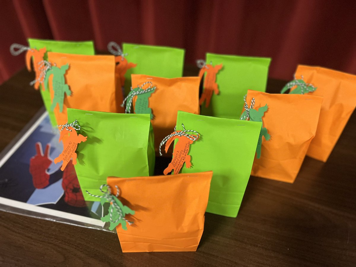GESGatorPTO's tweet photo. Thank you to all of our @GESGATOR families &amp; staff who joined us for Bingo tonight!

Special thanks to our volunteers, Mr. Harris,@JodiOdlum, @gesgatorprin, Ms. Leonard &amp; Mrs. Kortman!

HUGE SHOUTOUT to all of the amazing businesses who donated bingo prizes! https://t.co/ZQDUOu93n2