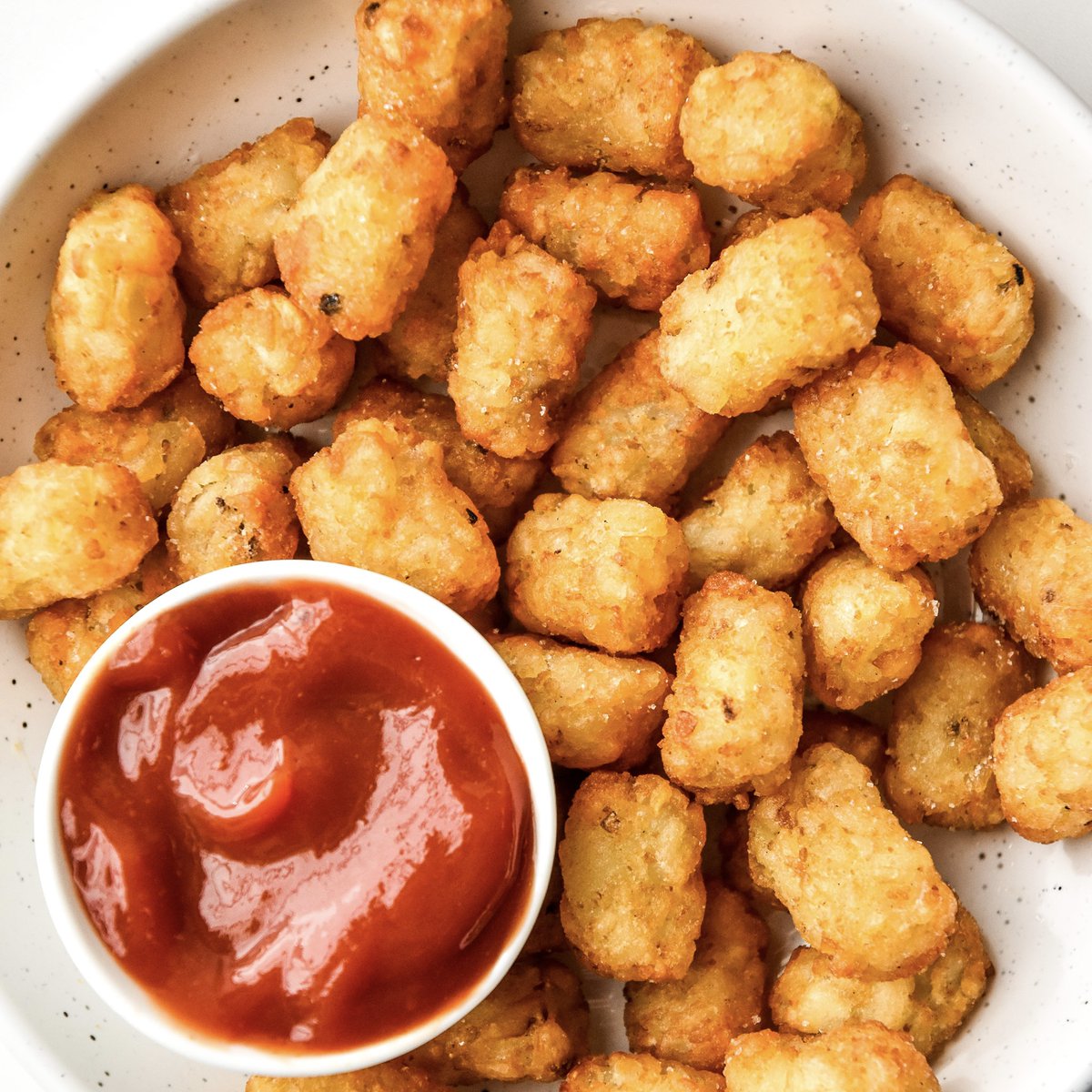 CarrollUDining's tweet photo. Today is National Tater Day ๐ฅ
Celebrate by enjoying your favorite form of tater - tots, fries, baked, or mashed. #carrolludining https://t.co/qoGAxV7WSI