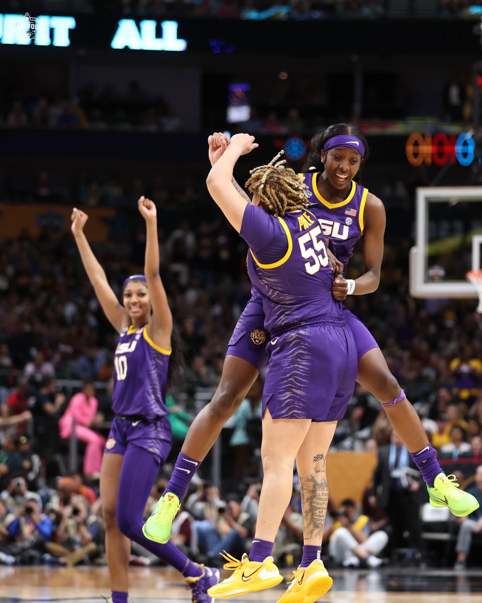 MarchMadnessWBB's tweet photo. The Tigers are dancing their way to the championship! 💃

#WFinalFour x @LSUwbkb https://t.co/nBvqNHDNzZ