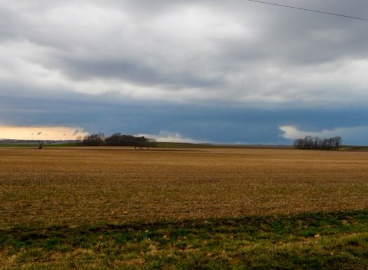 CIStormChasing's tweet photo. A few photos from today’s chase.  Ended up on the Peoria supercell for a while, but was unable to get south fast enough for the tornado warned storms near Springfield. No tornadoes, but still a decent enough day. https://t.co/cc0q2OSflL