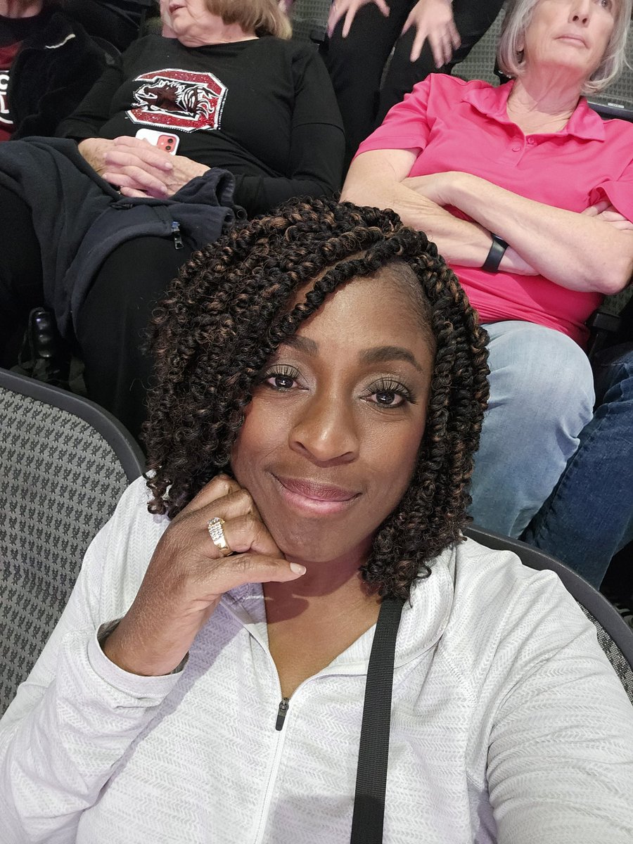 Coach_TeamPink's tweet photo. #wffselfie 
#WFinalFour 
#basketballjunkie
Here for all these ladies❤️ https://t.co/Ef5aJFmEOe