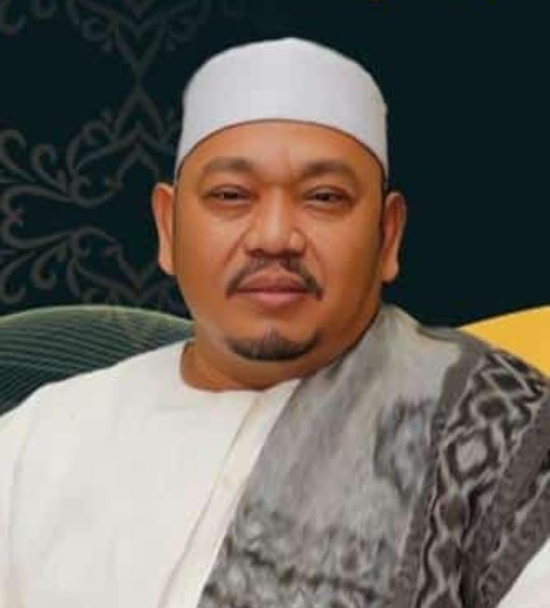 RomitsuT's tweet photo. *BERITA DUKA CITA*
Inalillahi waina ilaihi rojiun,telah meninggal dunia *KH MUNAHAR MUKHTAR (KETUA MUI PROVINSI DKI JAKARTA &amp; Waka Majlis Tinggi FUHAB JAKARTA)* , Bisirril Fatihah,,🤲🤲🤲 aamiin ya rabbal alamin. https://t.co/uxcSkbiTYa