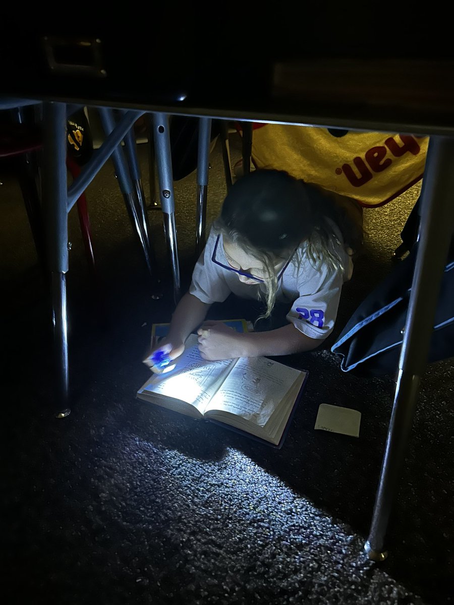 CTrommels's tweet photo. We loved ending this week with some read-a-thon fun! Flashlight reading under forts and reading with our Kindergarten buddies. https://t.co/tMSZVIAUdf