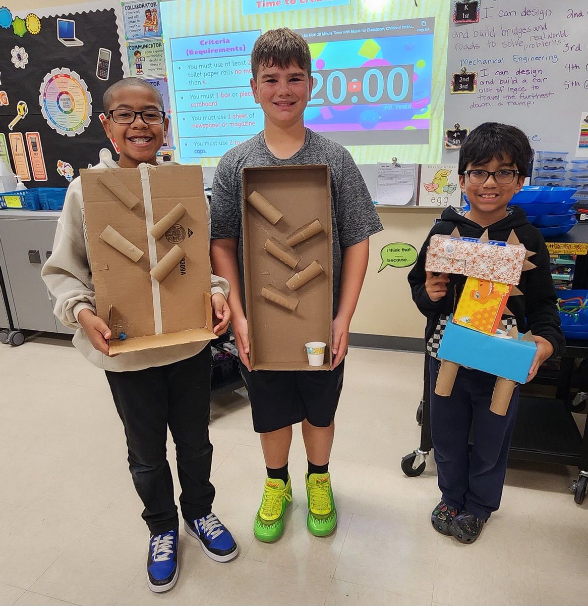 OttSTEM's tweet image. After weeks of learning computer science, our 4/5th graders spent some unplugged time showcasing their creativity. #makerspacefun #GlowatOtt @PrincipalBueno @adelagarza07